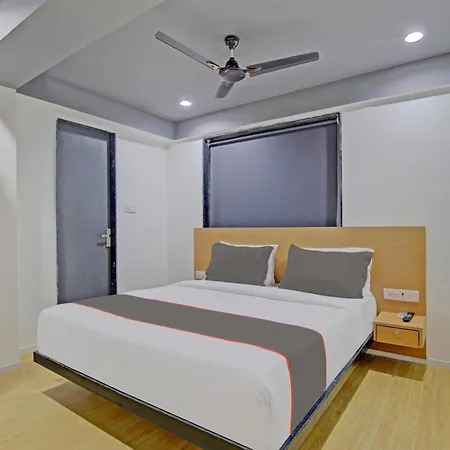 Collection O De'Pearl Hotel-2